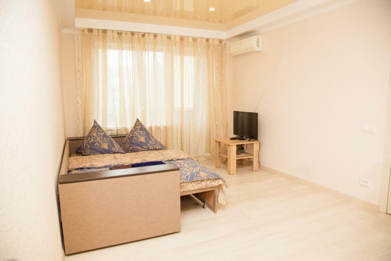 Semi-Luxury Apartment On Zaporozhskaya 9 Zaporizhia Buitenkant foto