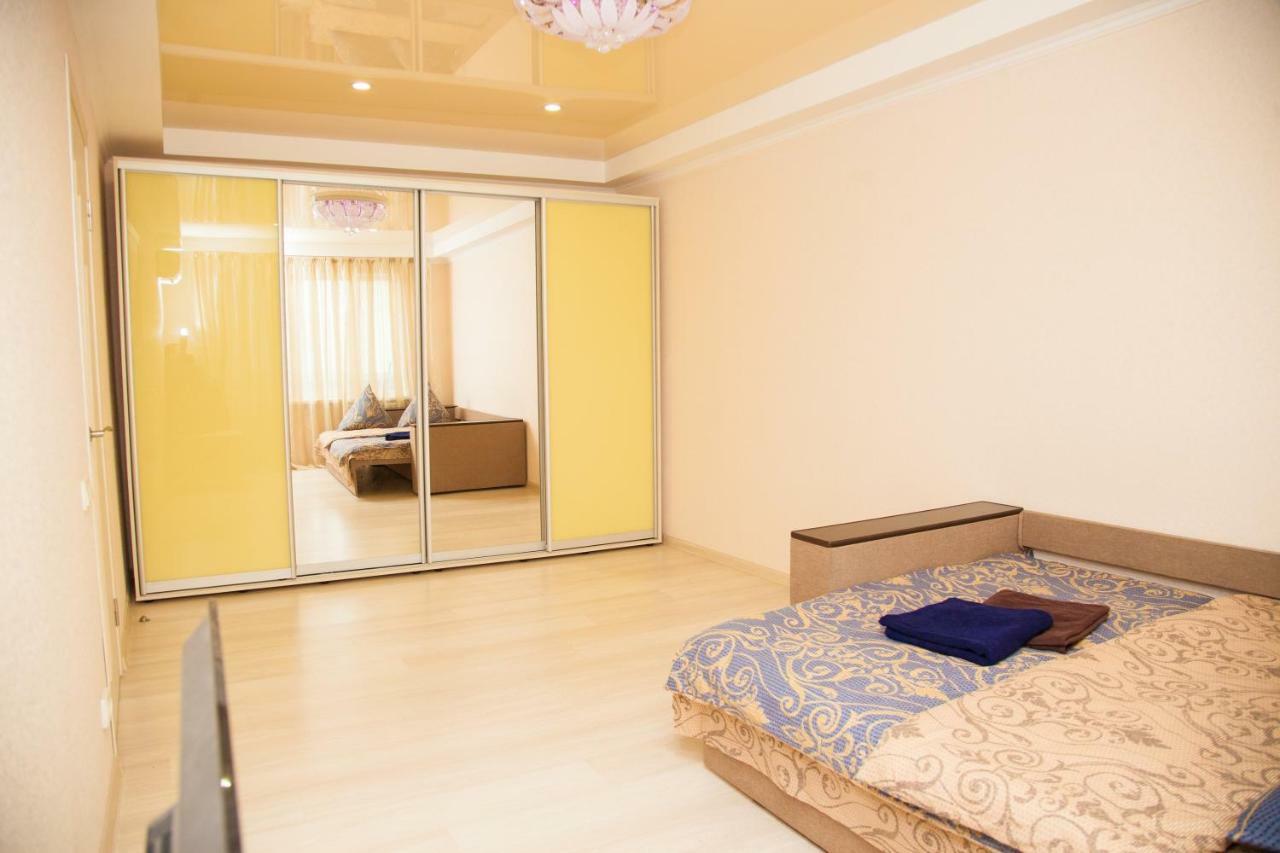 Semi-Luxury Apartment On Zaporozhskaya 9 Zaporizhia Buitenkant foto